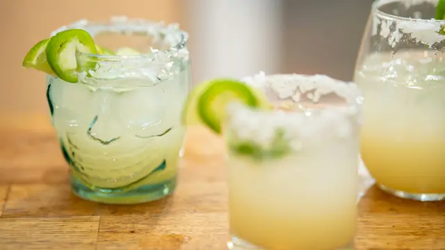 Tre margaritas med salt och lime